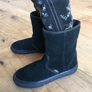 Black vans boots size 1.5 kids